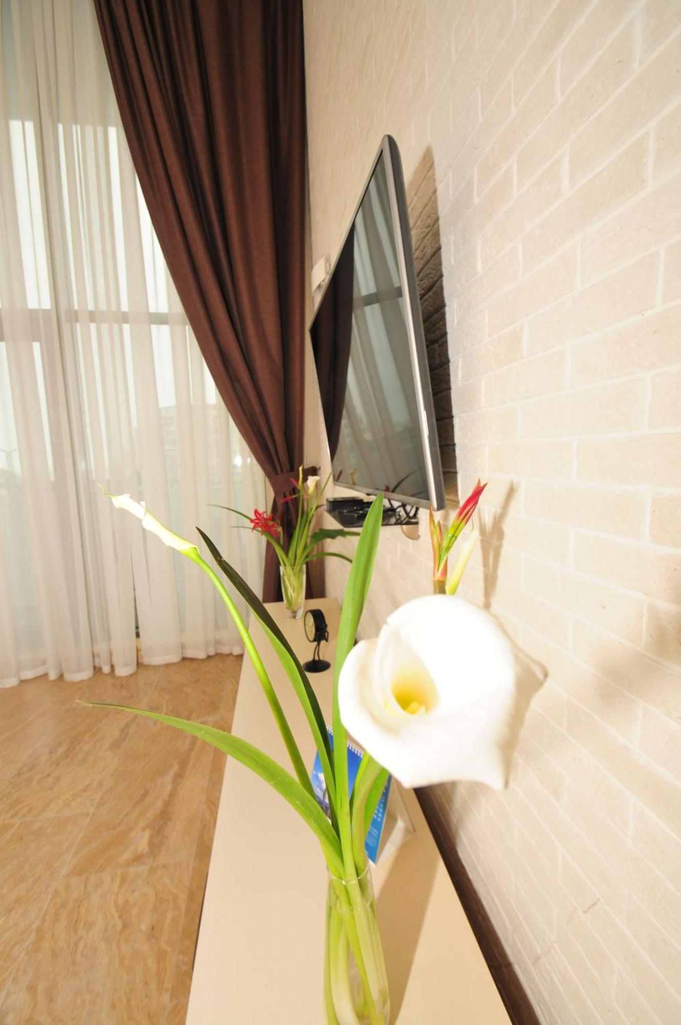 Orbi Apart Hotel In Front Of Aquapark 巴统 外观 照片